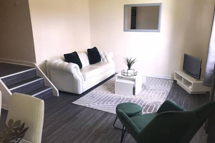 Vacation rental for 4 people, with yard in Glasgow