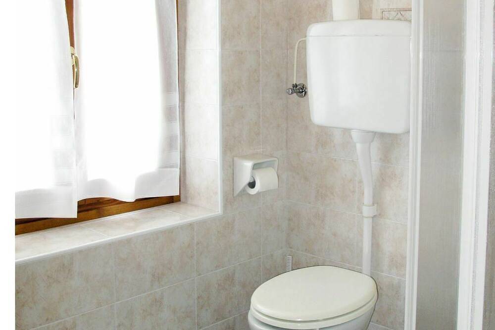 Wunderbares alleinstehendes Ferienhaus für 2 Leute mit Tv, Terrasse und Haustiere erlaubt in Cremia, Gemeinde Cremia