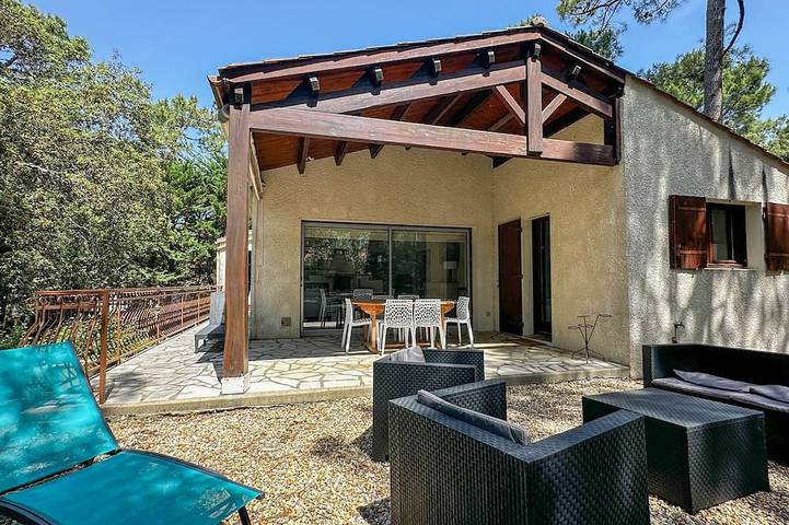Location de vacances pour 10 personnes, avec terrasse dans Plage de la Palmyre