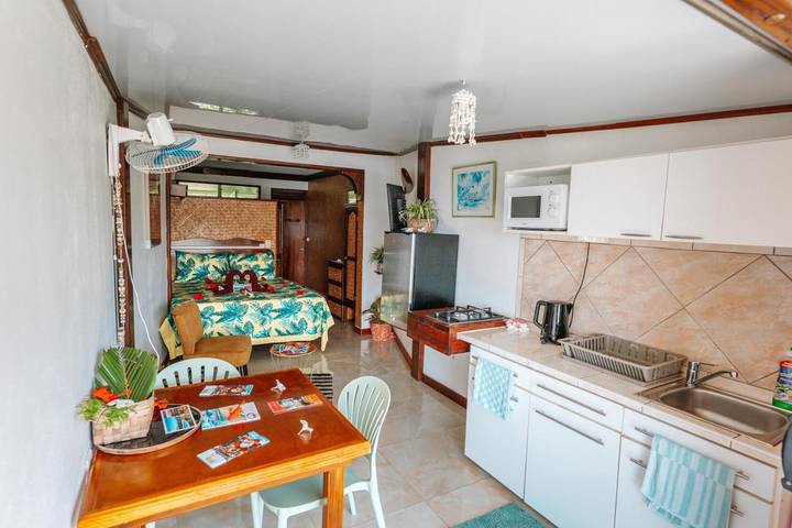 Gîte pour 3 personnes, avec jardin et vue dans Uturoa - 2