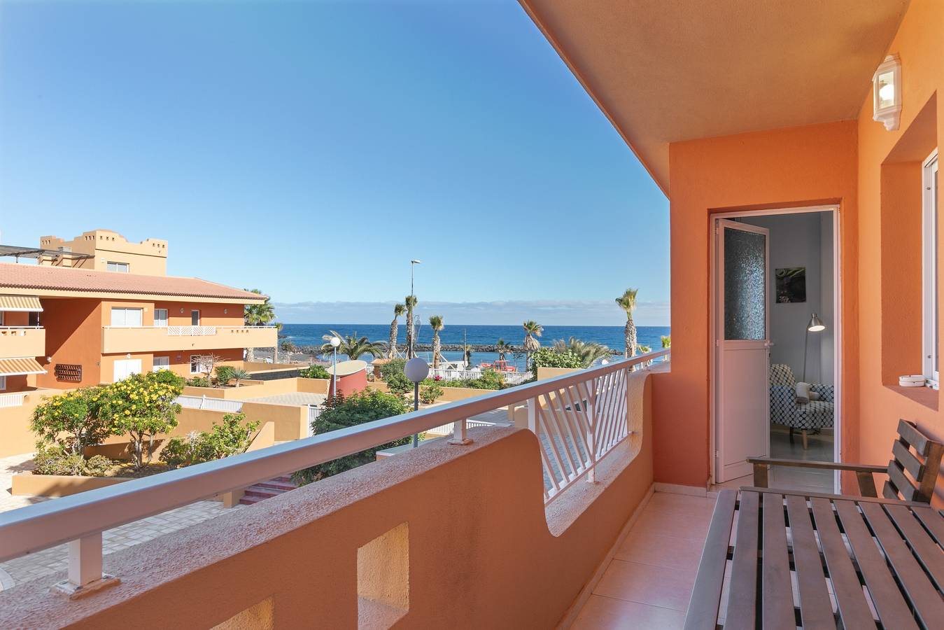 Apartamento entero, Casa de vacaciones 'Vista Mar' con vistas al mar, piscina compartida y Wi-Fi in Puertito de Güímar, Güímar