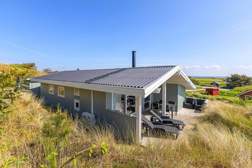 Feriehus med fjordudsigt tæt på stranden in Årgab, Holmsland Klit