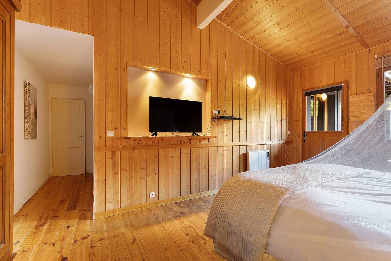 Gästezimmer La Forestière 3 mit separatem Zugang in grüner Umgebung in Lac de Lacanau, Lacanau