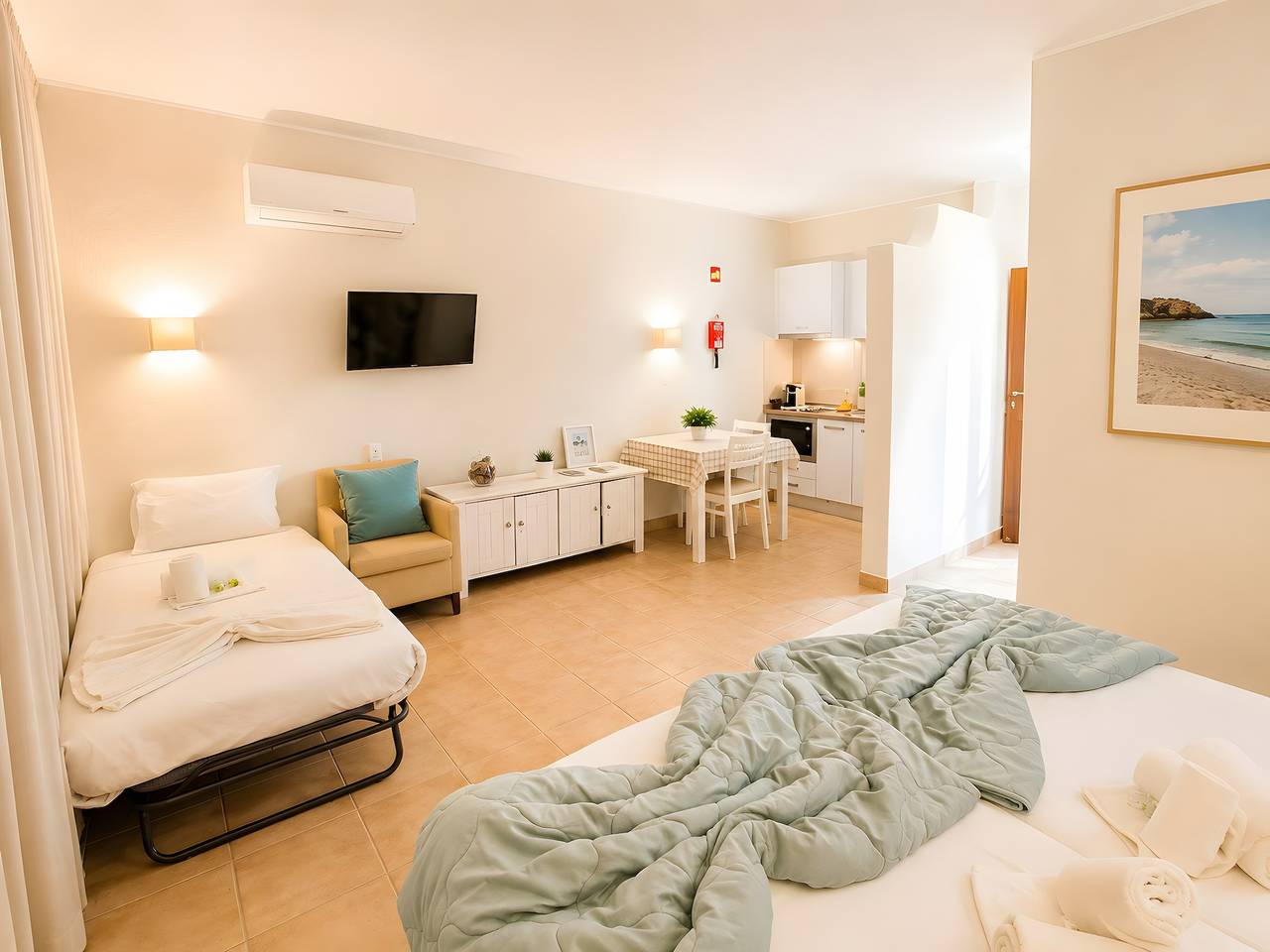 Ganze Wohnung, Apartment ‚Panoramic View - 160‘ mit Gemeinschaftspool, Wlan und Klimaanlage in Albufeira, Faro Distrikt