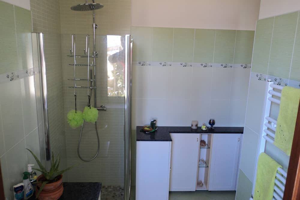 Ganze Wohnung, Il Pettirosso Ferienhaus, 2 Schlafzimmer, 5 Personen in Pella, Comune di Pella