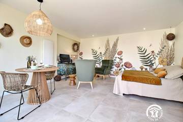 Gîte pour 2 personnes, avec terrasse à Péaule