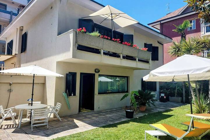 Ferienwohnung für 4 Personen, mit Whirlpool und Garten sowie Balkon - 1