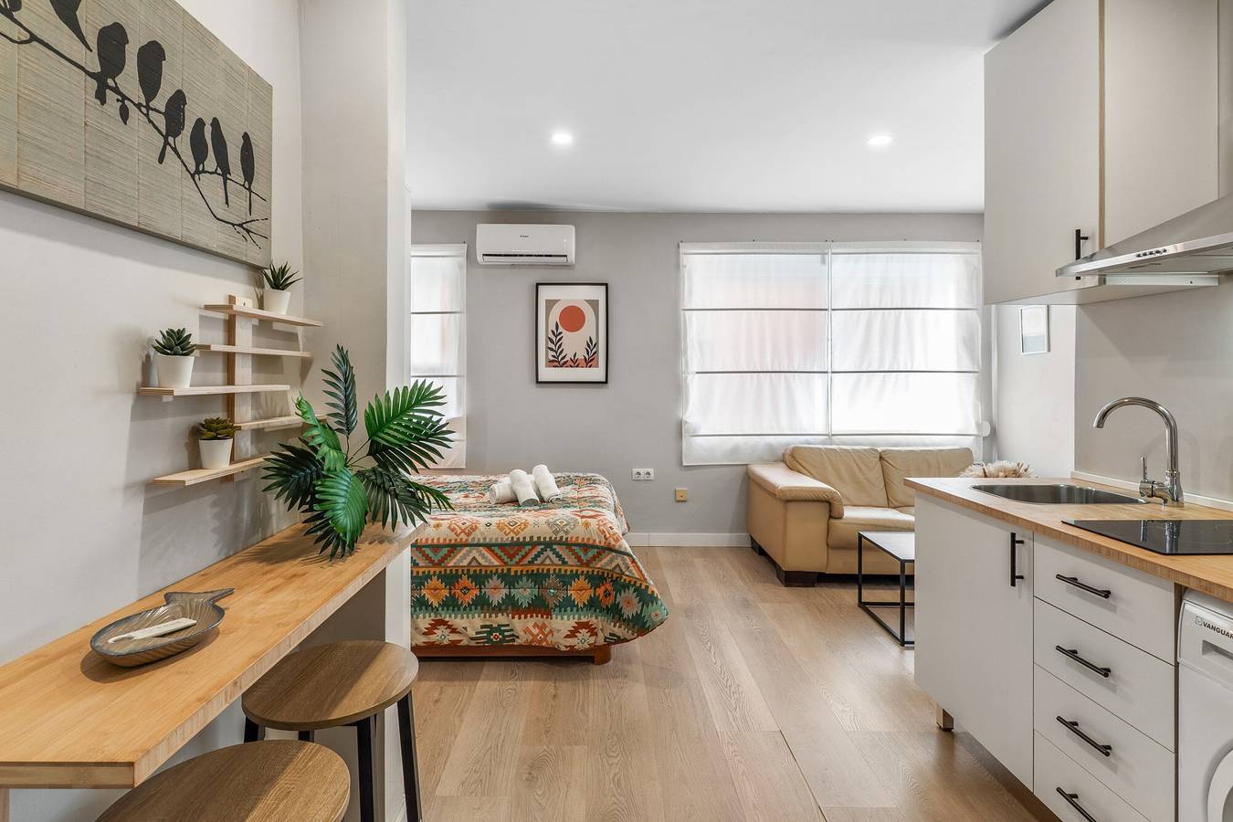 Monolocale intero, Casa Caramel nel cuore di Torremolinos, vicino alla spiaggia e ai servizi in Torremolinos Centre, Torremolinos