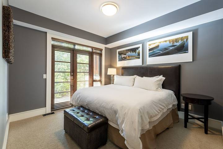 Glamping for 11 people, with balcony and hot tub in Whistler