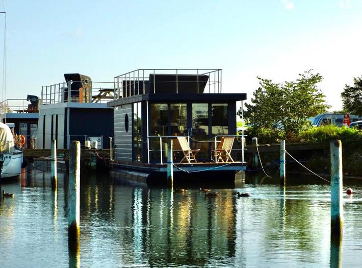 Boot für 2 Personen, mit Terrasse und Ausblick in Lolland-Falster