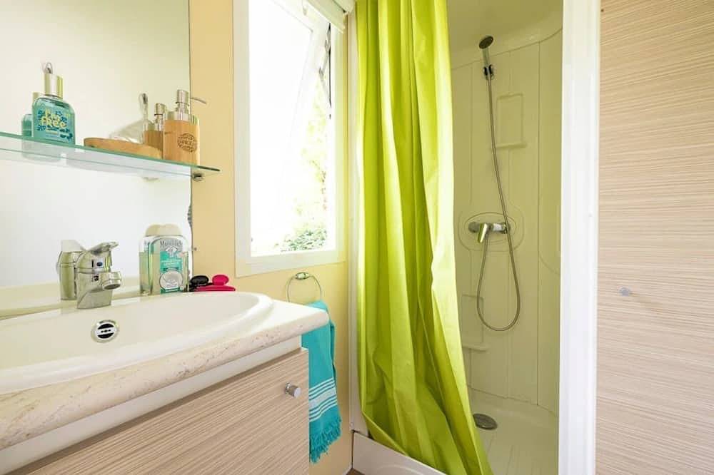 Camping 3 étoiles - Piscine in Montpon-Ménestérol, Périgord Blanc