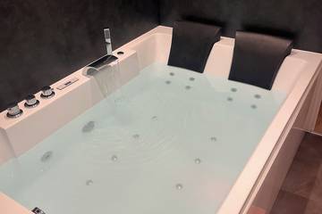 Gîte pour 4 personnes, avec jacuzzi à Avranches