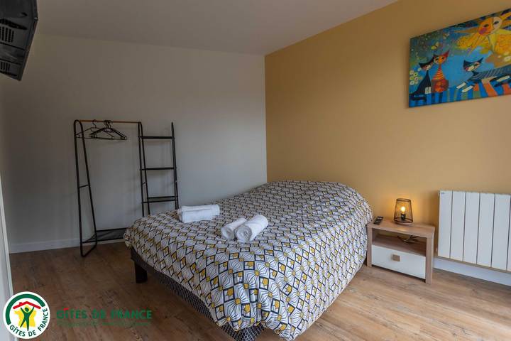 Gîte pour 8 personnes, avec Balcon et Terrasse ainsi que Jardin et Vue dans Marne - 4