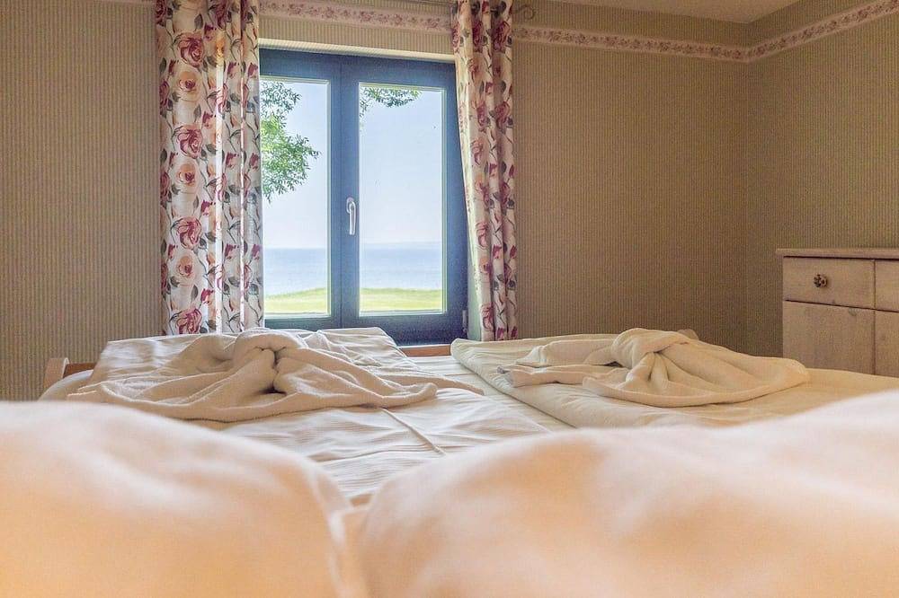Ganze Wohnung, Küstenhof am Kap Arkona - Ferienhaushälfte \"Königsmeerblick\" in Nobbin, Putgarten