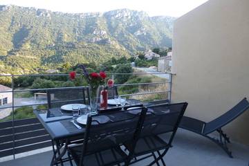 Gîte pour 4 personnes, avec jardin et terrasse dans Gorges du Verdouble