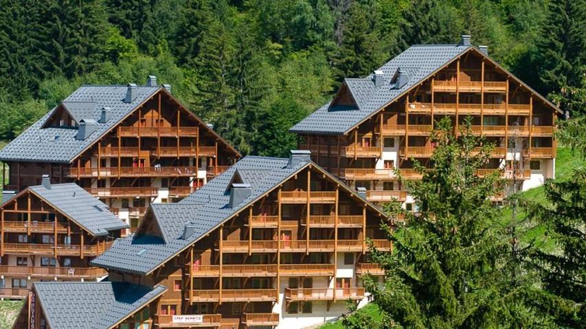 Appart’hôtel pour 10 personnes, avec balcon et piscine ainsi que sauna et vue