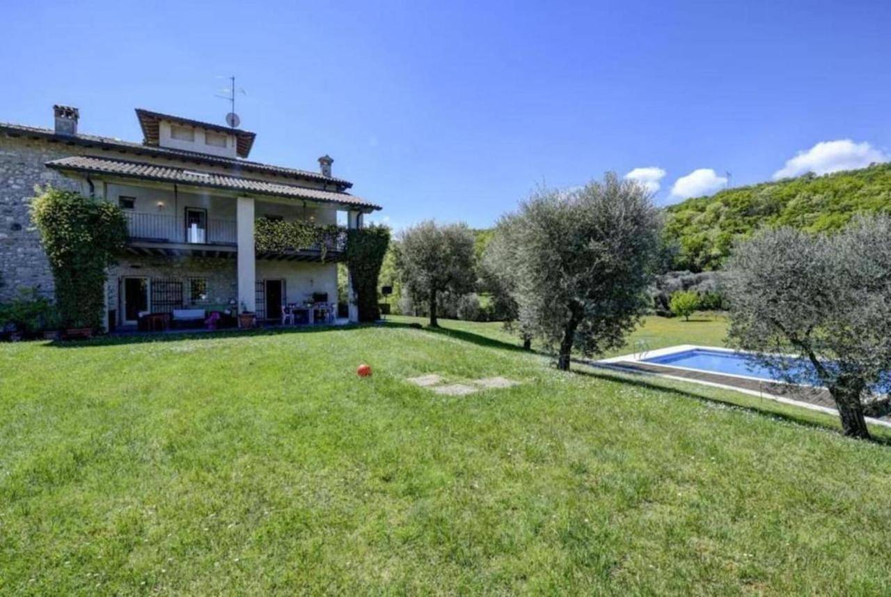 Villa Garda Design - Luxury Villa with Private Pool in Padenghe sul Garda, Prealpi Gardesane