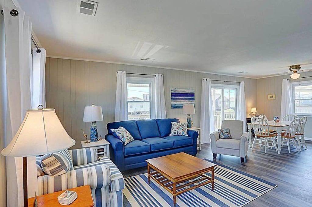 4121 Quacker Box * 3 Min Walk to Beach in Kitty Hawk Beach, Kitty Hawk