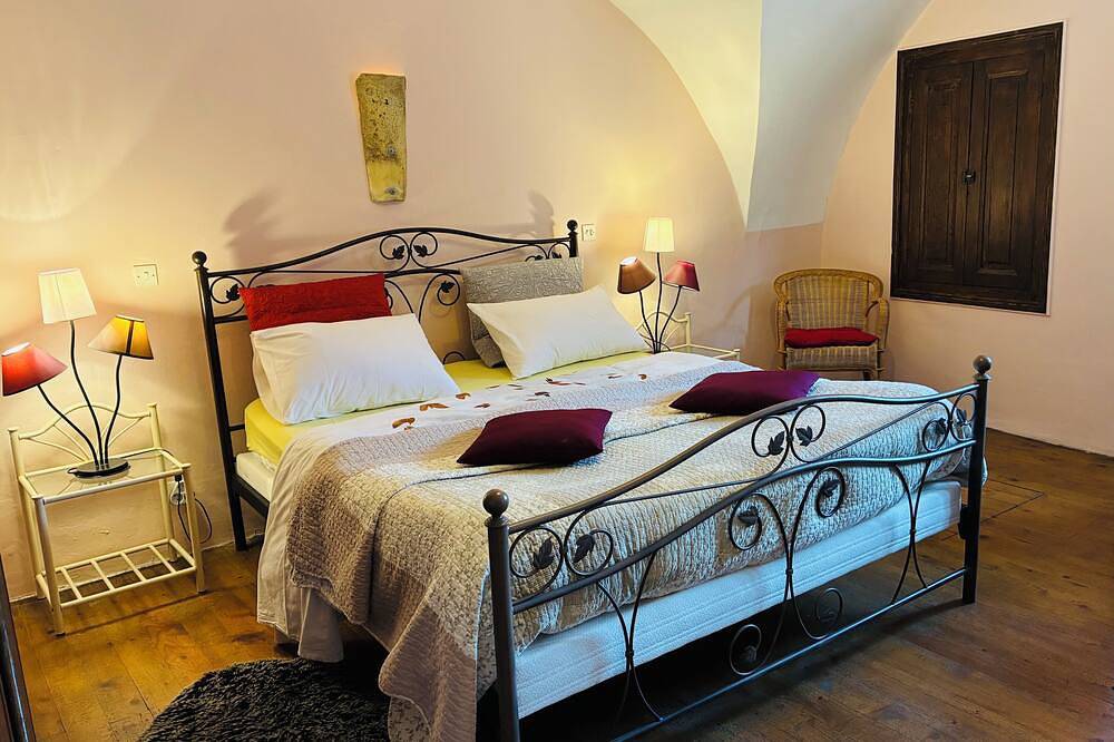 Geräumiges Ferienhaus im Dorf mit Wandern, Klettern, am Fuß des Bergs in Le Glaizil, Nationalpark Écrins