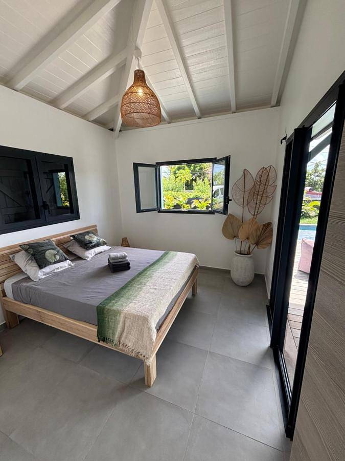 Location de vacances pour 8 personnes, avec terrasse et piscine dans Pointe Faula - 3