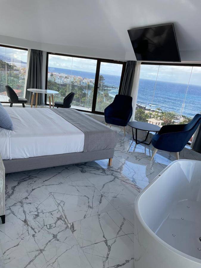 Apartamento para 2 personas, con piscina para niños y jardín además de piscina y vistas en Puerto de la Cruz