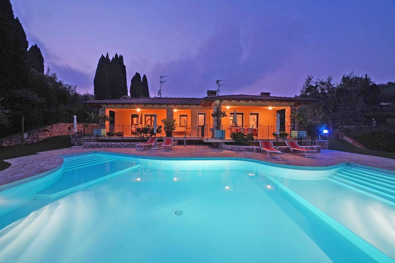Villa Sul Garda in San Felice del Benaco, Prealpi Gardesane