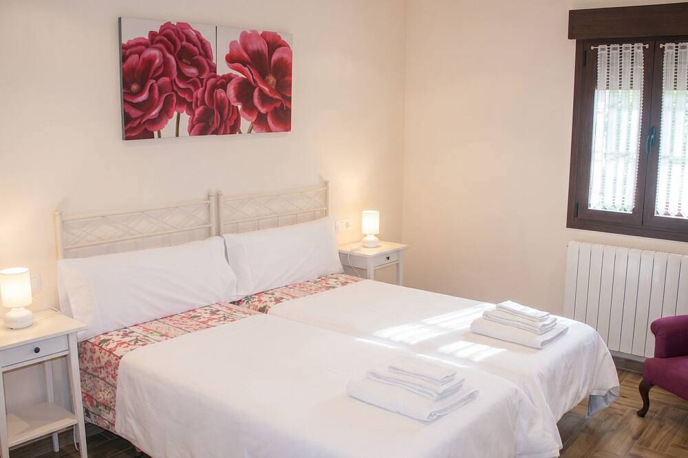 Homerez - Spacious House with Mountain Views in Merindad de Valdivielso, Cordillera Cantábrica