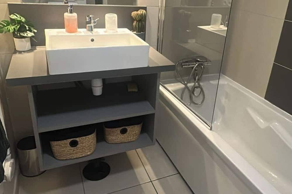 Appartement entier, Beau T3, à 700 m du Pont du Gard in Remoulins, Région de Nîmes