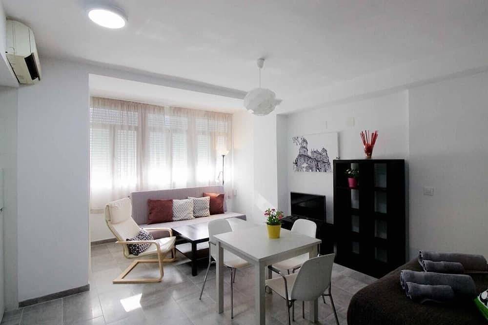 Entire apartment, Lightbooking Estadio Cádiz in Valladolid, Valladolid Province