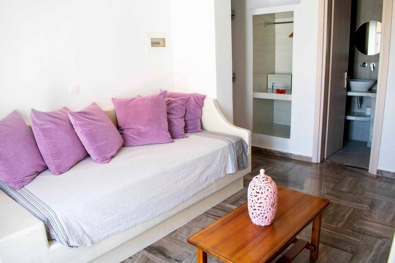 Pension George in Karterados, Santorini