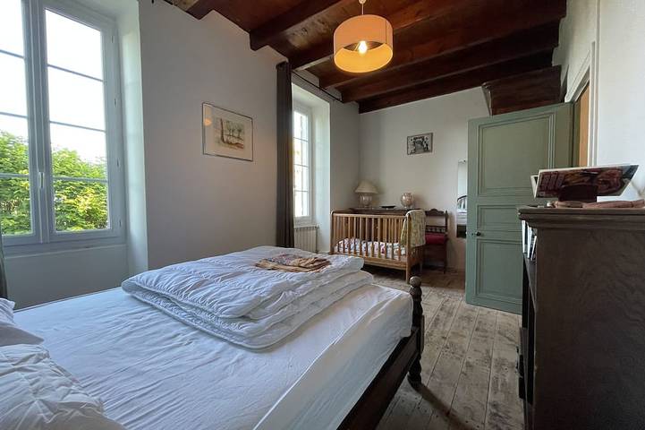 Location de vacances pour 20 personnes, avec jardin, animaux acceptés à Villeneuve-la-Comtesse - 4