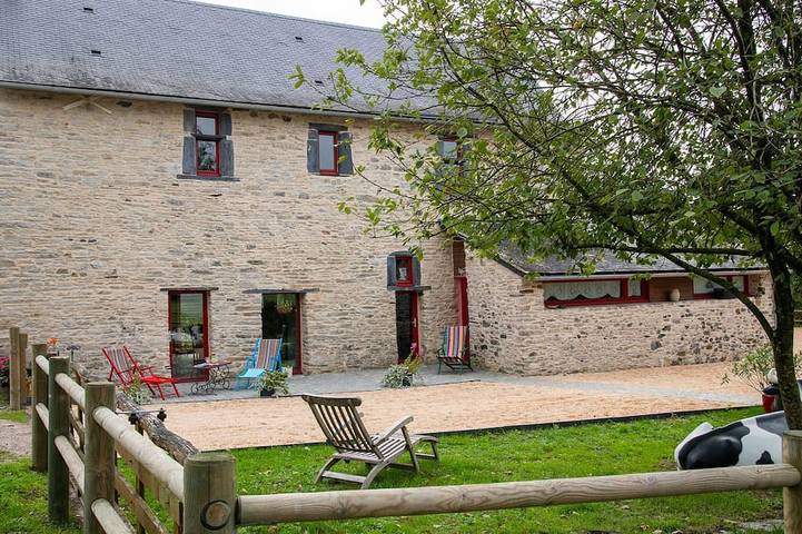 Gîte pour 8 personnes, avec jardin à Pannecé