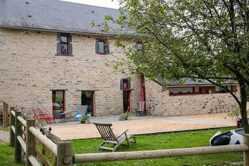 Gîte pour 8 personnes, avec jardin à Pannecé