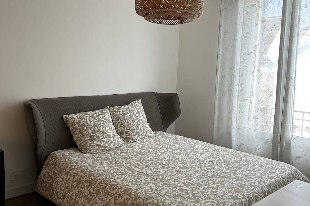 Entire apartment, Apartment with large private garden. Greater Paris. in Vitry-sur-Seine, Val-de-Marne