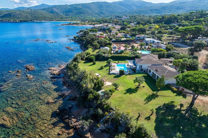 Maison de vacances pour 10 personnes, avec piscine ainsi que jardin et jacuzzi, animaux acceptés - 1