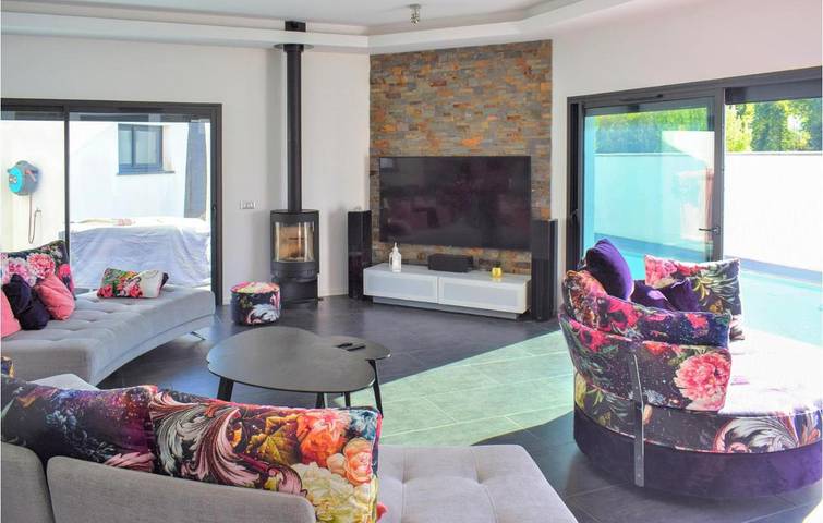 Location de vacances pour 6 personnes, avec jardin et piscine à Lons - 4