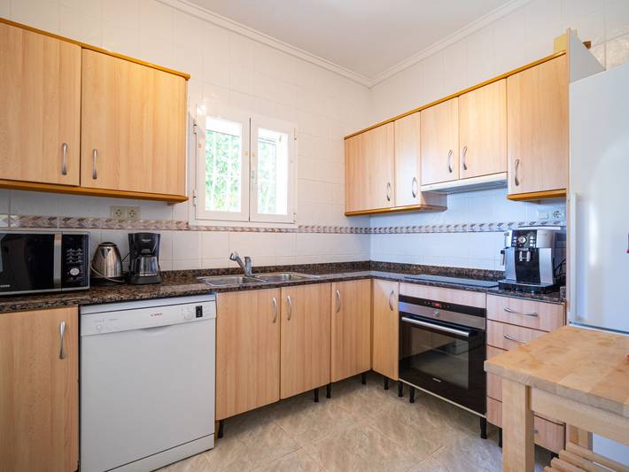 Ferienhaus für 7 Personen, mit Ausblick und Garten sowie Terrasse in Poble Nou de Benitatxell - 4