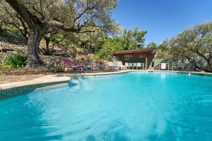 Maison de vacances pour 10 personnes, avec piscine ainsi que jardin et vue, animaux acceptés