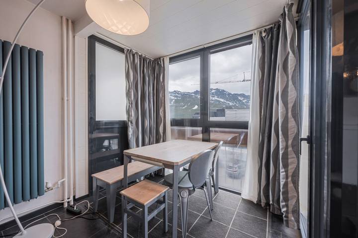 Appartamento intero, Appartamento '6 Couchages Val Thorens' con vista sulle montagne, balcone e Wi-Fi in Val Thorens, Massiccio della Vanoise