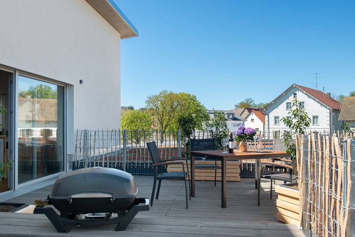 Hel lejlighed, Deluxe Apartment 'Zeder' with Shared Terrace, Balcony and Wi-Fi in Pfullendorf, Region Bodensee-Oberschwaben
