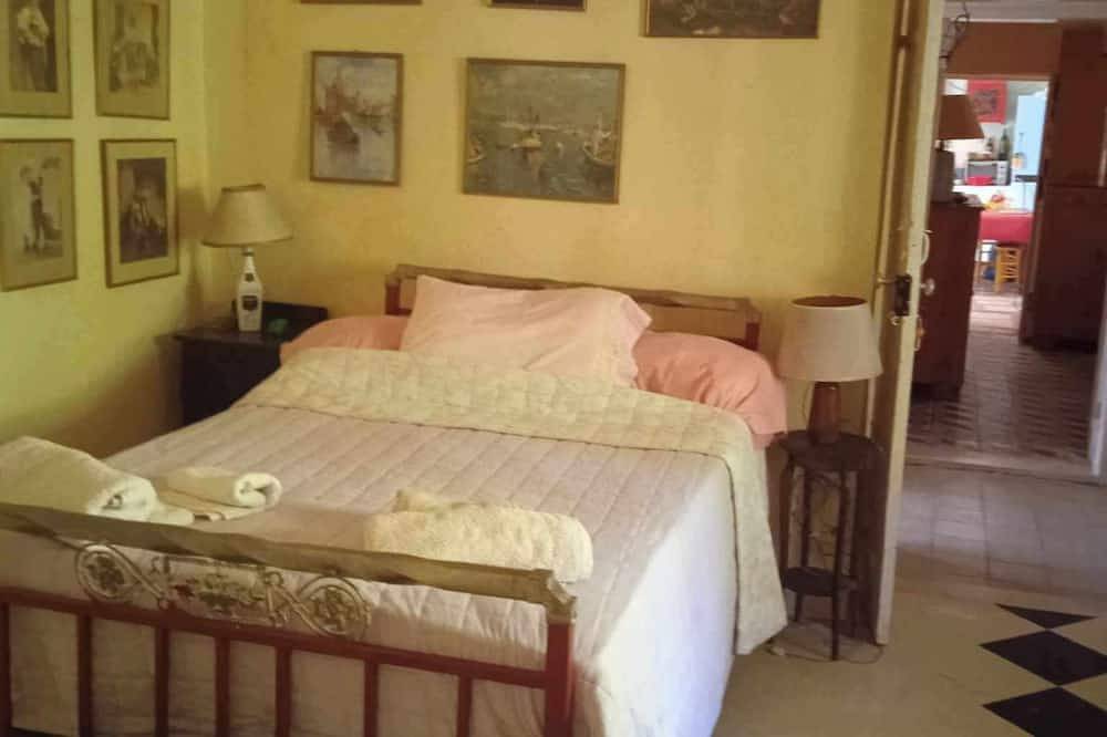 Nice traditional cottage built in 1875 in zakynthos island in Zante