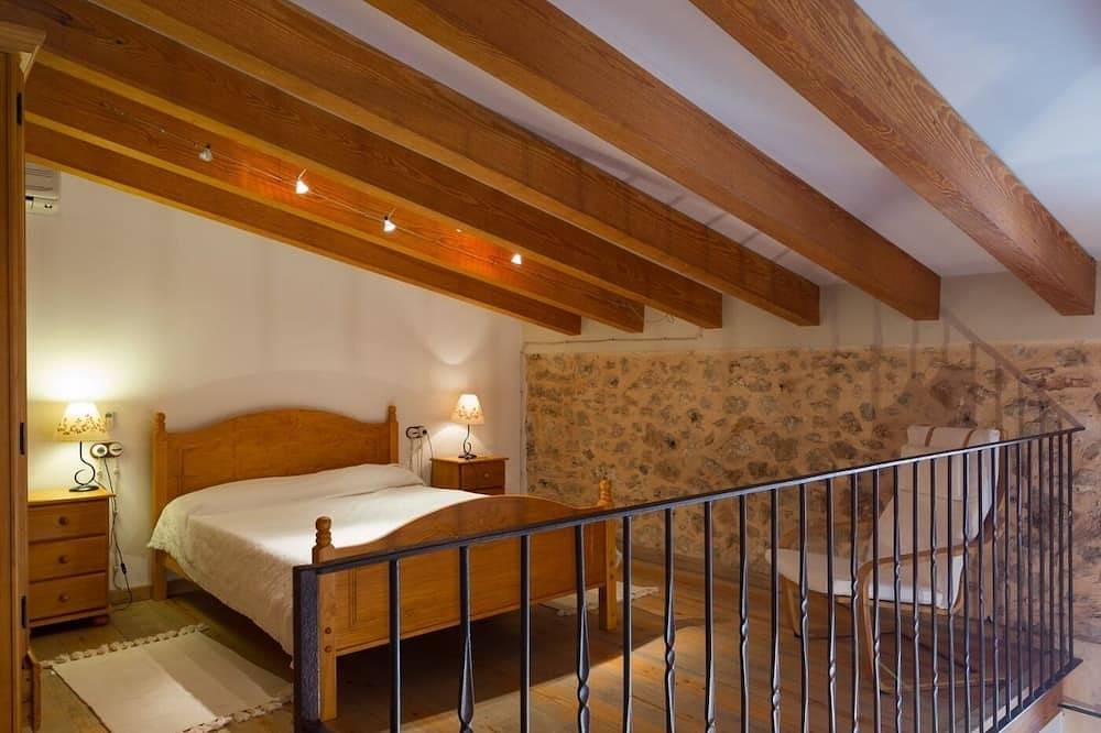 Can Olivera - Beautiful townhouse with private pool in Llubí in Llubí, Majorca Center