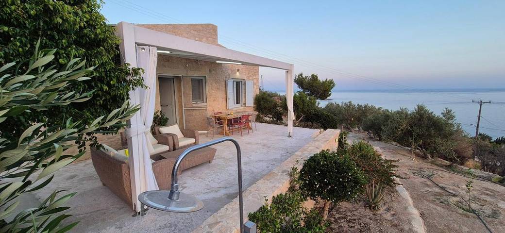 Villa per 2 persone, con panorama e giardino a Creta
