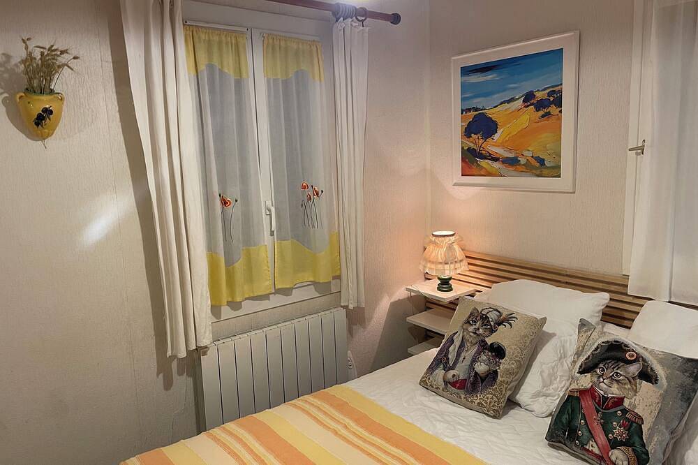 Maison provençale de caractère classée 3*;6/7pers,jardin6050m2;piscine village in Ginasservis, Région de Brignoles