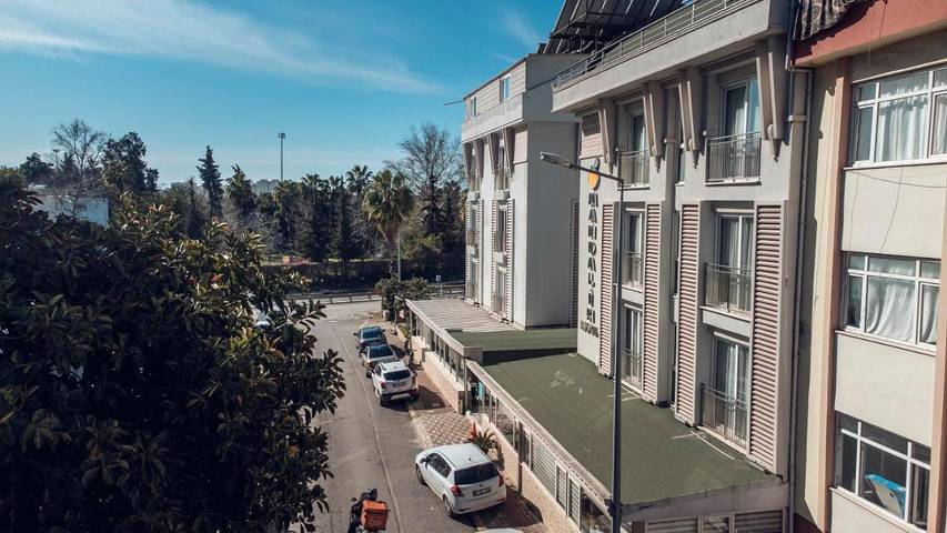 Hotel dla 3 osób, z ogród w Antalya