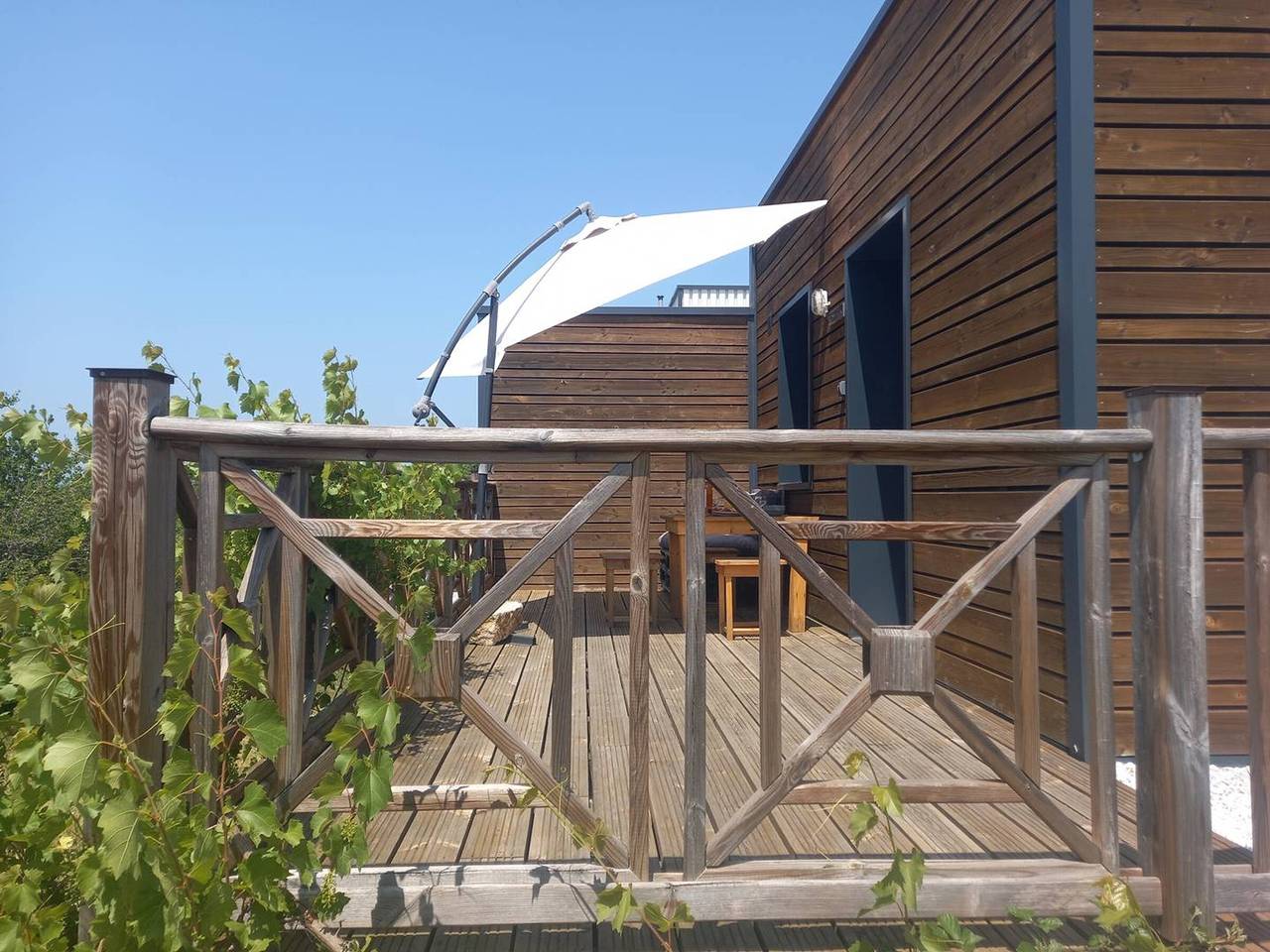 Collonges, éco-container Pmr avec climatisation et parking privé in Souillac, Lot