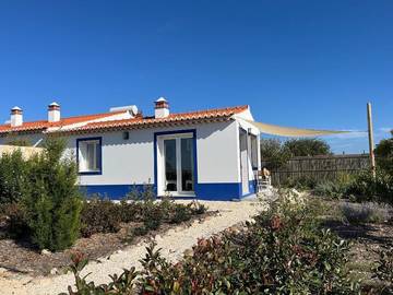 Gîte pour 2 personnes, avec jardin dans Rogil