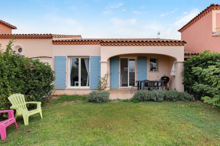 Holiday Home 'Le Petit Maison' with Pool, Private Terrace and Air Conditioning in Homps, Narbonne region