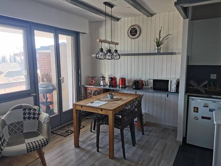 Gîte pour 4 personnes, avec Balcon ainsi que Terrasse et Vue à Vionnaz