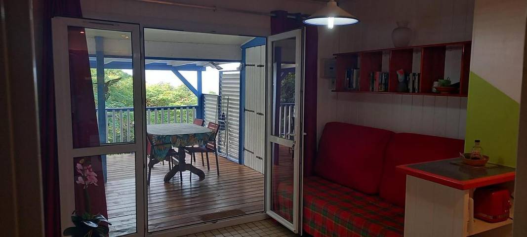 Location de vacances pour 5 personnes, avec jacuzzi et balcon, adapté aux familles dans Plage de Petite Anse - 2